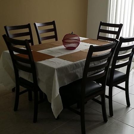 Monterrey Mexico Suites Buitenkant foto